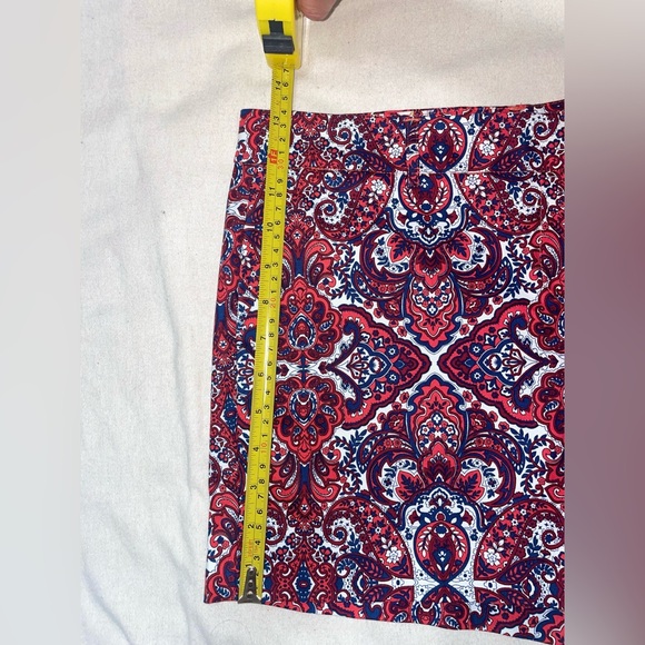 SAINT TROPEZ WEST SHORT REGULAR SIZE 10 FLORAL PRINT EXCELLENT CONDITIONS 10/10 - Picture 9 of 10